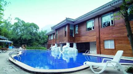 今日引爆周三！崇州九龙沟漂流、峨眉山大酒店限时开抢，象谷云溪静候探秘